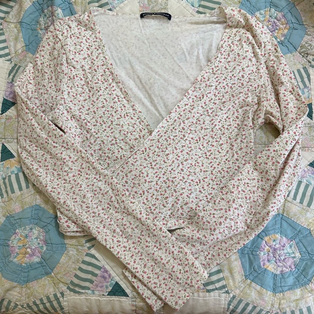 Brandy Melville long sleeve top